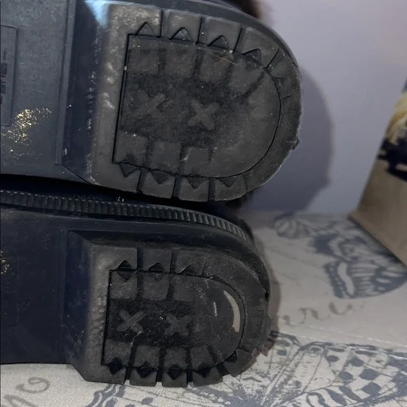 London Fog Black and Gray Winter Boots with Faux Fur - Picture 11 of 14